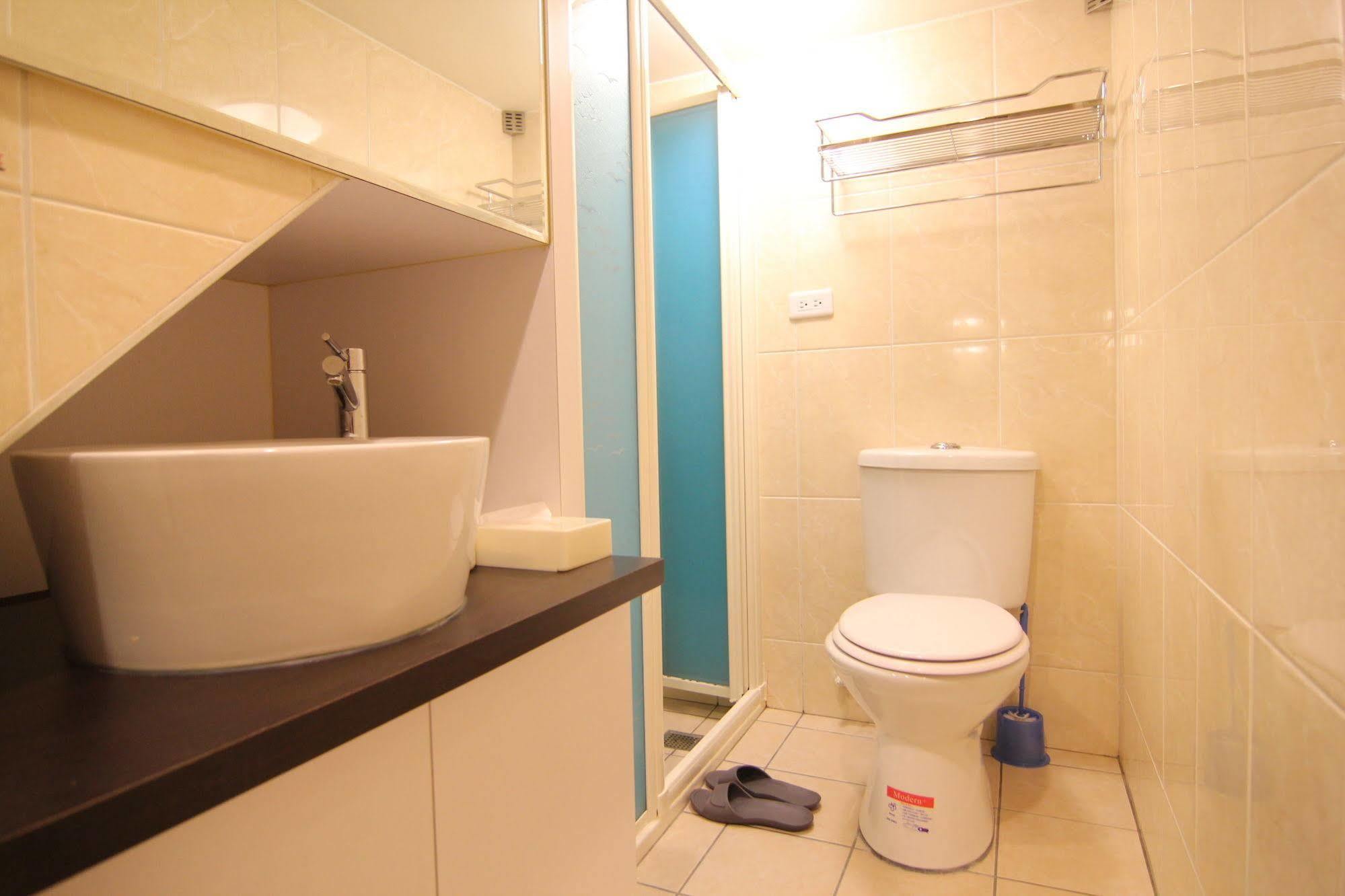 Mei Hsiao Yuen Hostel Taichung Exterior foto